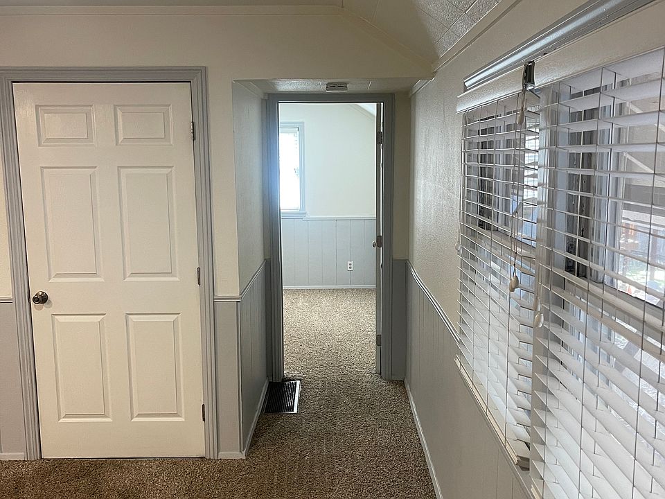 2nd image of 13529 Moraine Rd