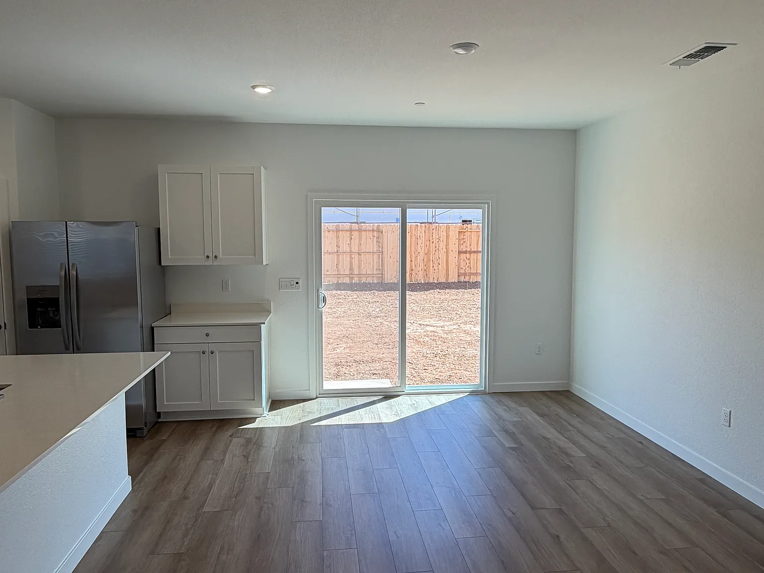 4 bed, 2.5 bath, 1913 sqft, $2,890 — Photo 4