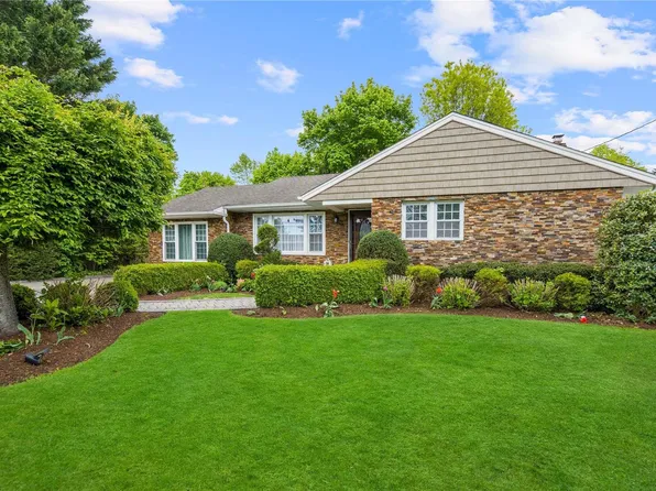 24 Lindbergh Avenue, Glen Cove, NY 11542