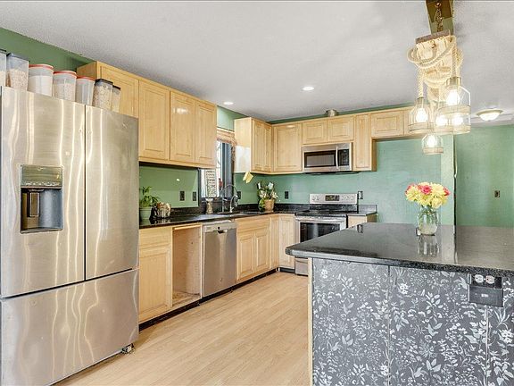 3rd image of 1313 10th Ave S