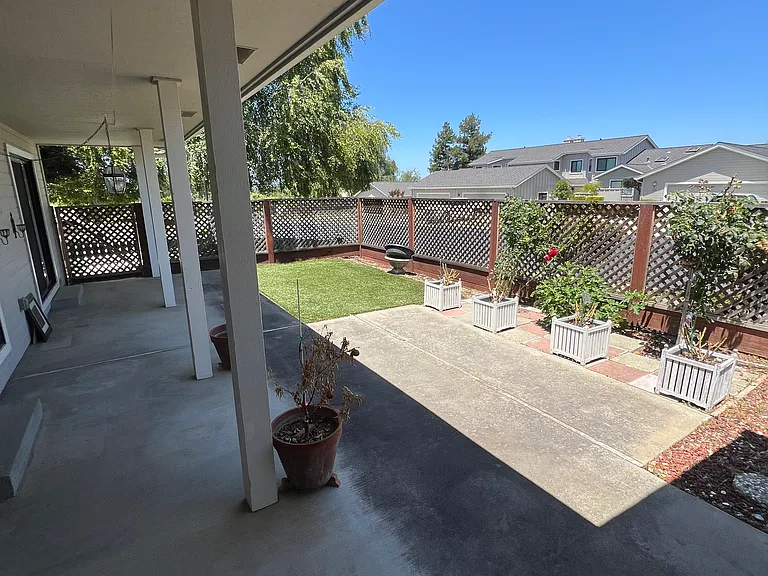 660 Helen Dr — Photo 28