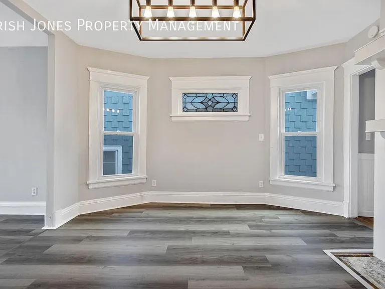 1899 Seneca St #2 — Photo 6