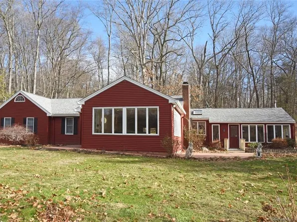 40 Oakum Dock Rd, East Hampton, CT 06414