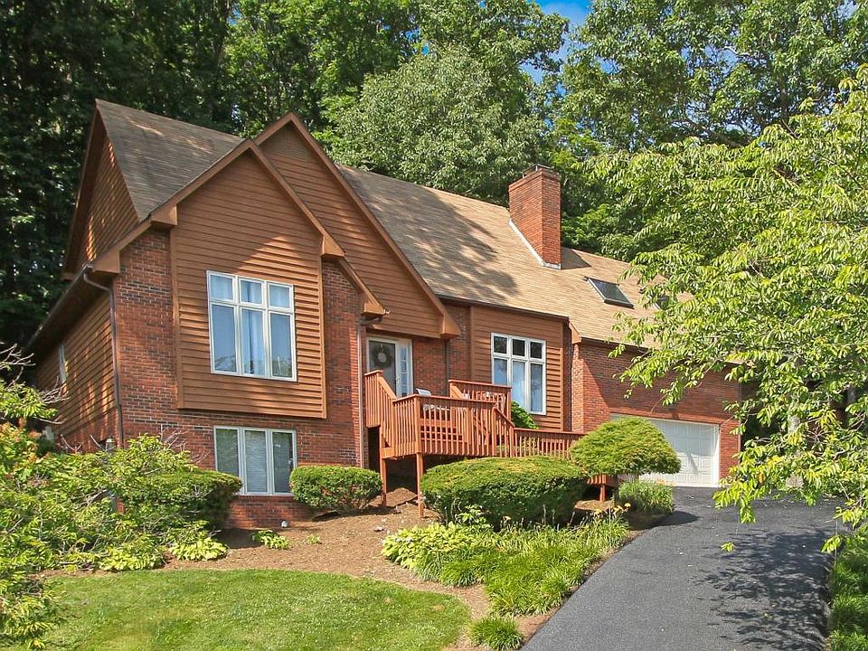 1st image of 111 Primrose Dr