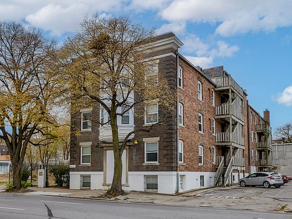3rd image of 210 S 24th St #403