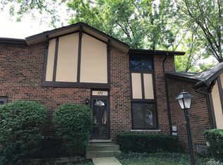 18W177 Buckingham Ln, Villa Park, IL 60181