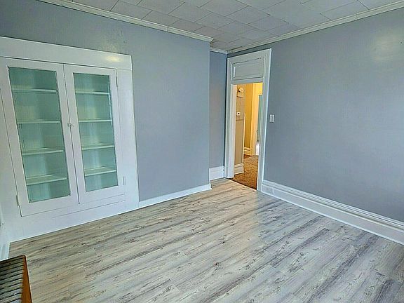 2nd image of 733 Pennsylvania Ave #B