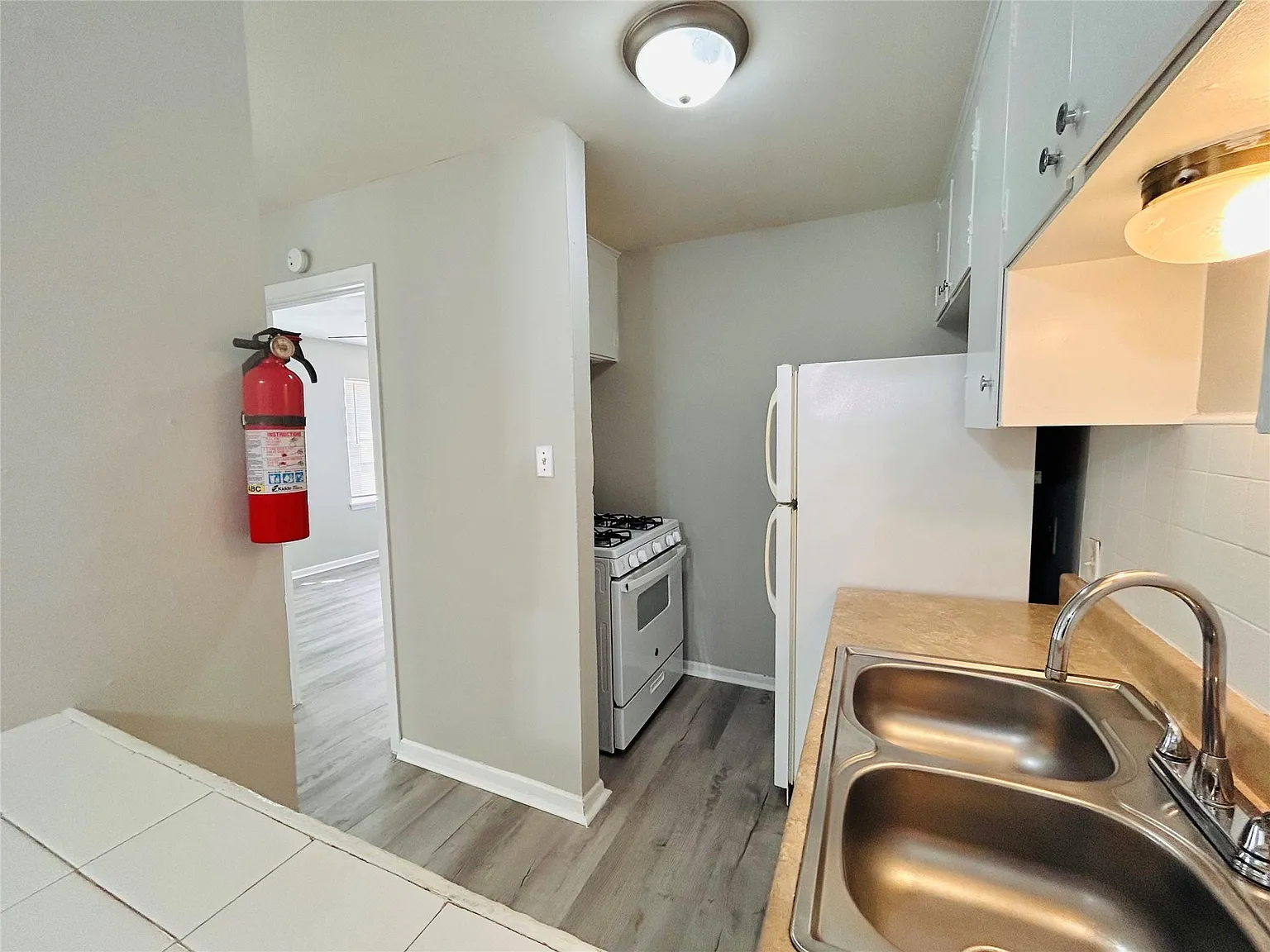 1 bed, 1.0 bath, 650 sqft, $795 — Photo 3