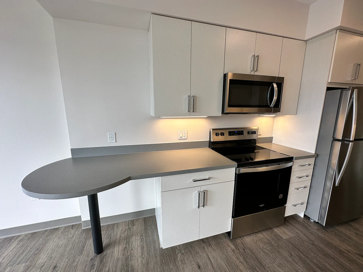 Red Oak at 409 Elm Street — Photo 3