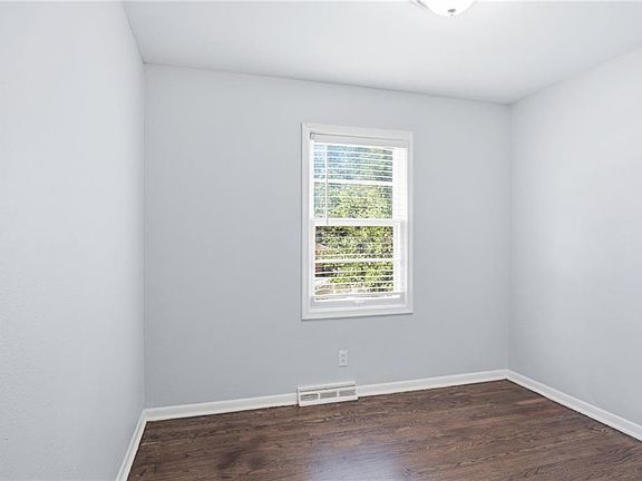 5th image of 8602 E 110th St