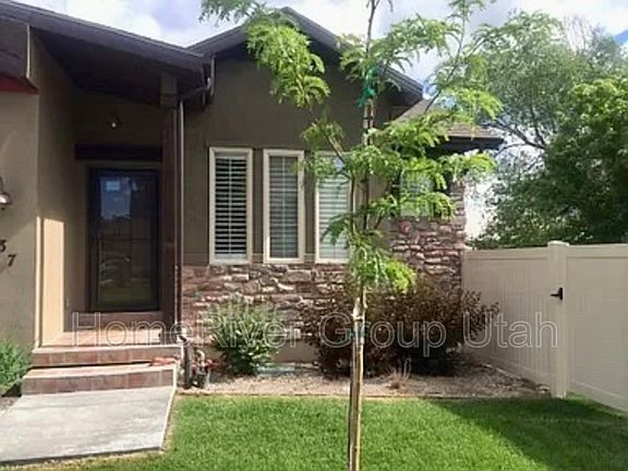2nd image of 837 E Olivia Ct