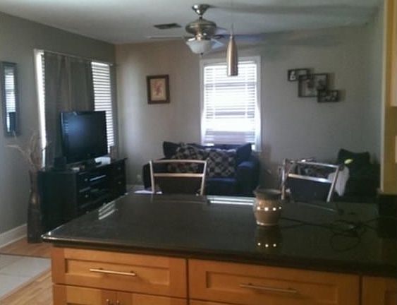 4th image of 1024 Farrington Dr