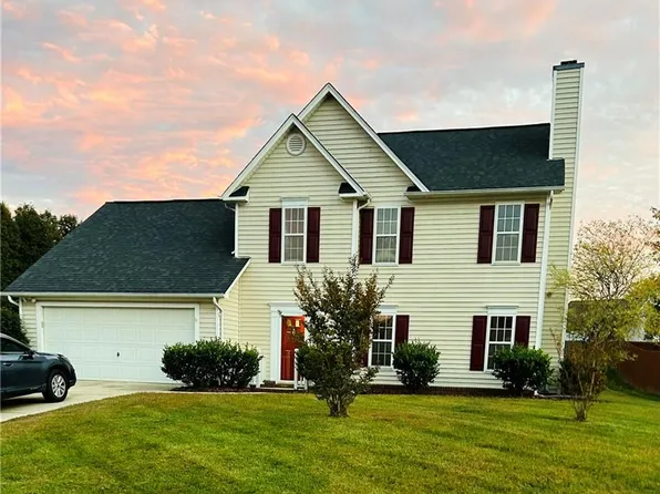 4232 Beacon Ridge Dr, High Point, NC 27265