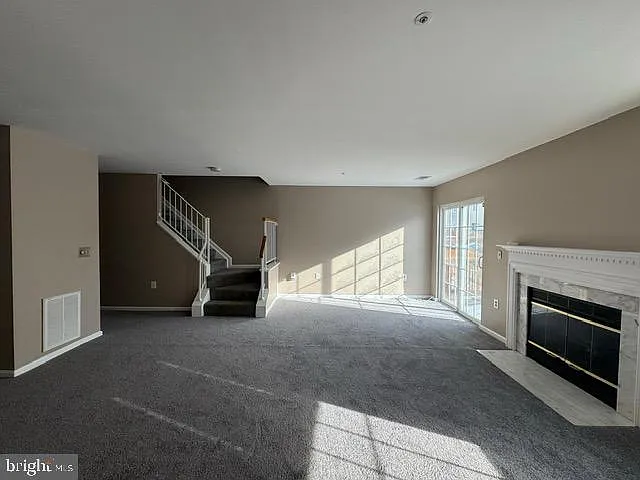 2459 Wentworth Dr — Photo 7