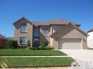 48371 Marion Dr, Macomb, MI 48044