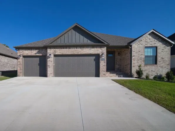 842 E Buchanan St, Prairie Grove, AR 72753