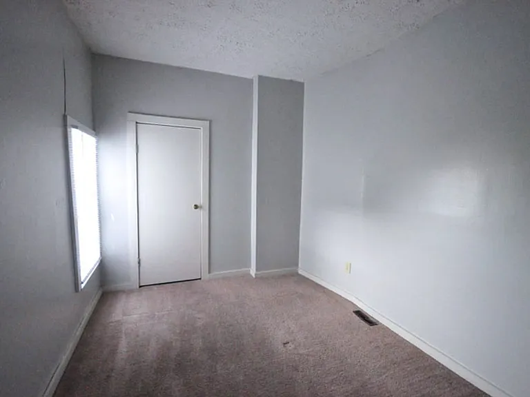 1518 Worthington St #A — Photo 9