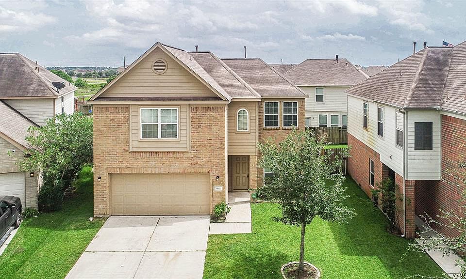 1st image of 14818 Hillside Woods Ct