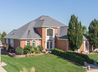 2807 Lone Oak Rd, Bloomington, IL 61705