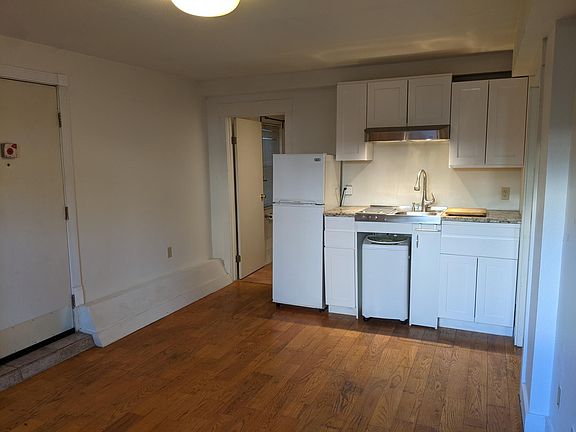3rd image of 276 3rd Ave #1B