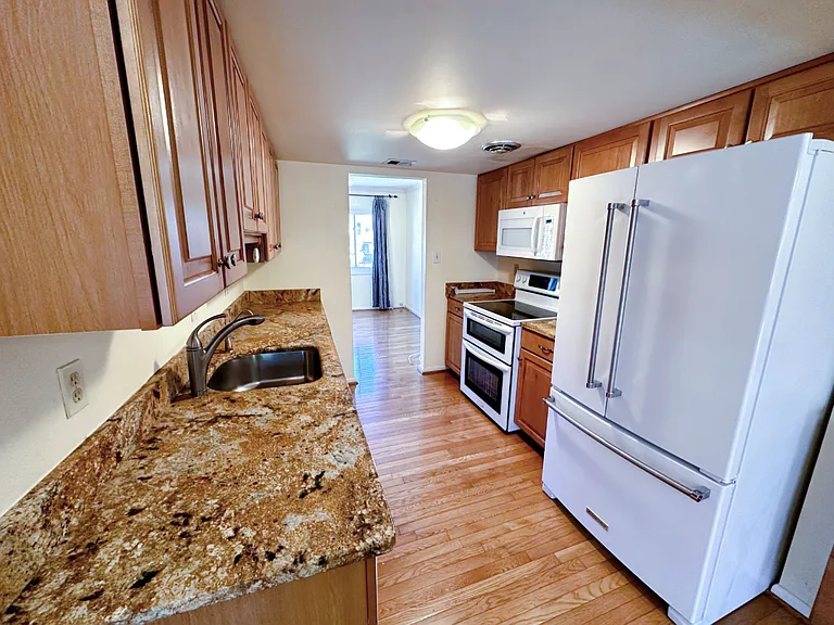 9526 Miranda Ct — Photo 3