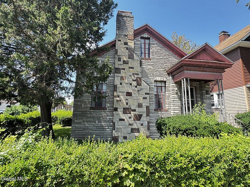 4th image of 111 6th Avenue