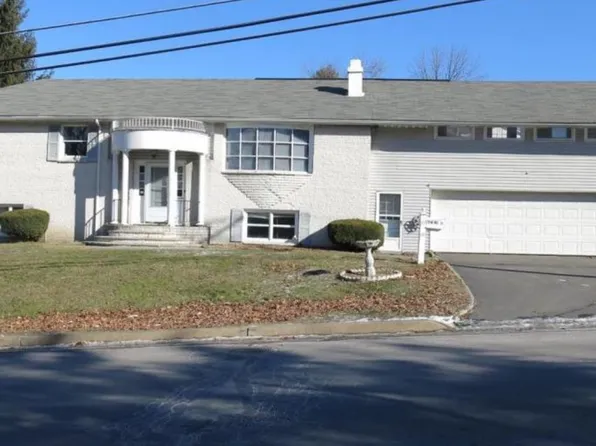 7 Kings Rd, Hanover Township, PA 18706