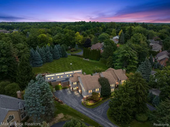 470 Stoneridge Ln, Bloomfield Hills, MI 48302