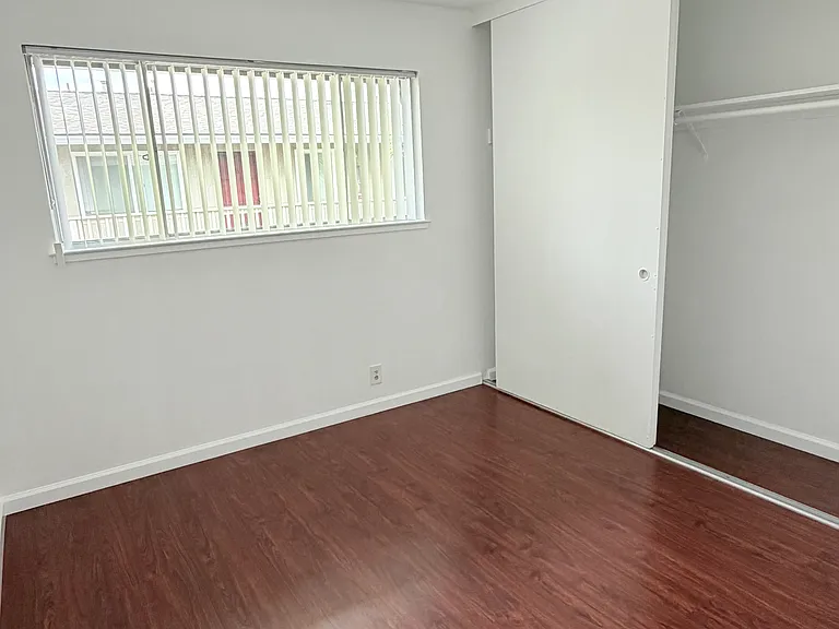 1143 Roewill Dr #6 — Photo 5