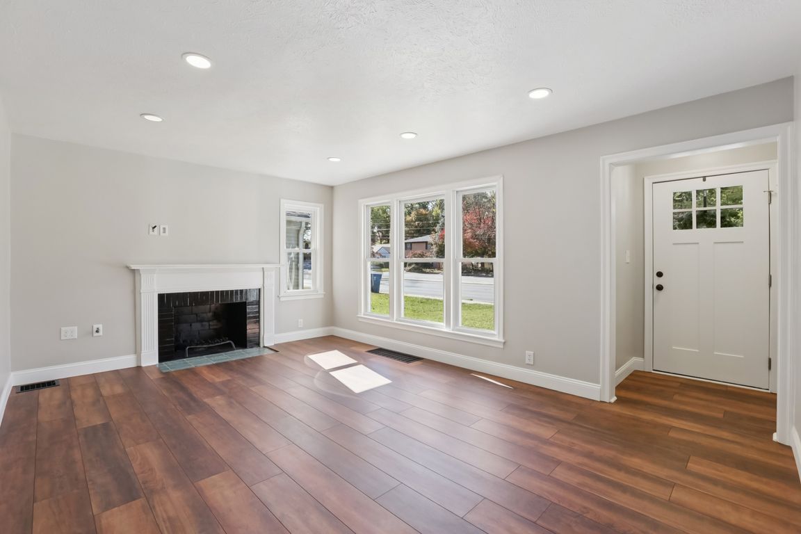 next background image