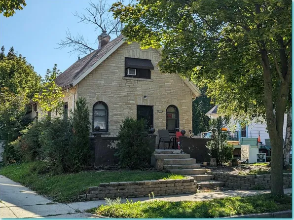 6884 North 42nd STREET, Milwaukee, WI 53209