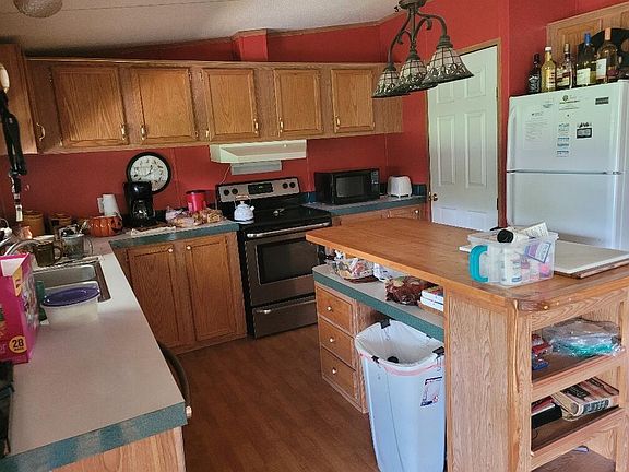 5th image of 152 Country Village Dr E
