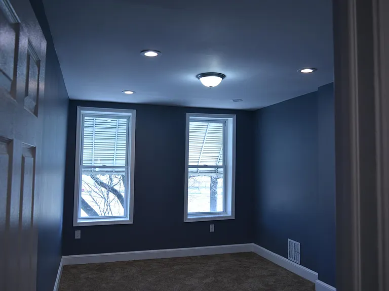 1032 Valley St — Photo 4