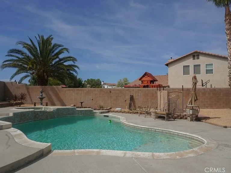 12661 Shorewood Ln — Photo 14