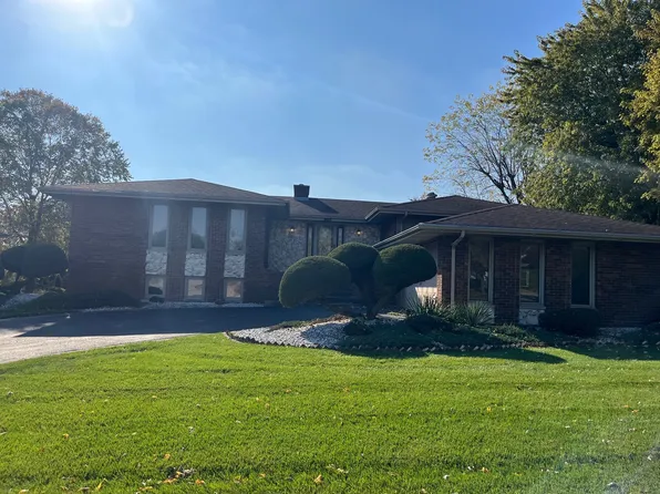 8025 W 90th St, Hickory Hills, IL 60457