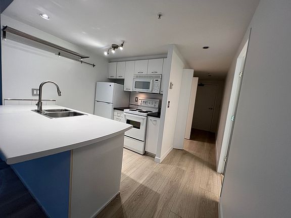5th image of 1331 Georgia St W #909