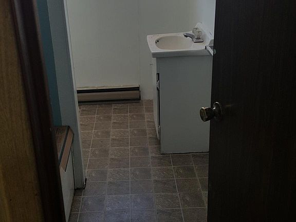 3rd image of 203 N Railroad Ave #2