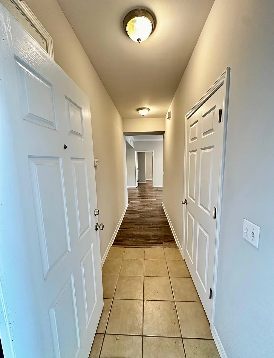 Building Photo - 2154 Whispering Pines Blvd #3