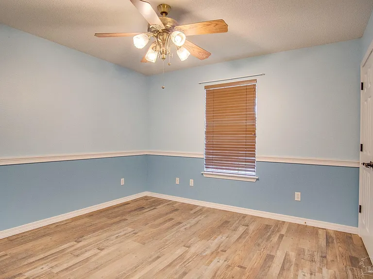 2745 Monroe St — Photo 17