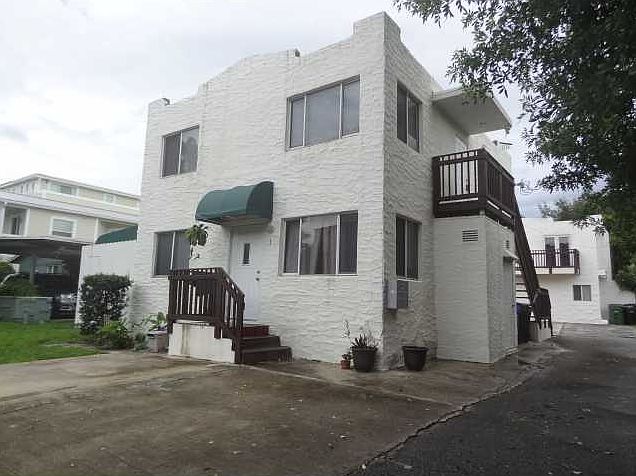 1st image of 110 NE 16th Ter
