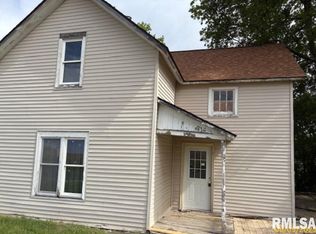 207 W Center Ave, Rio, IL 61472