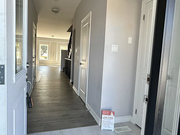 106 Delphi Ln — Photo 3