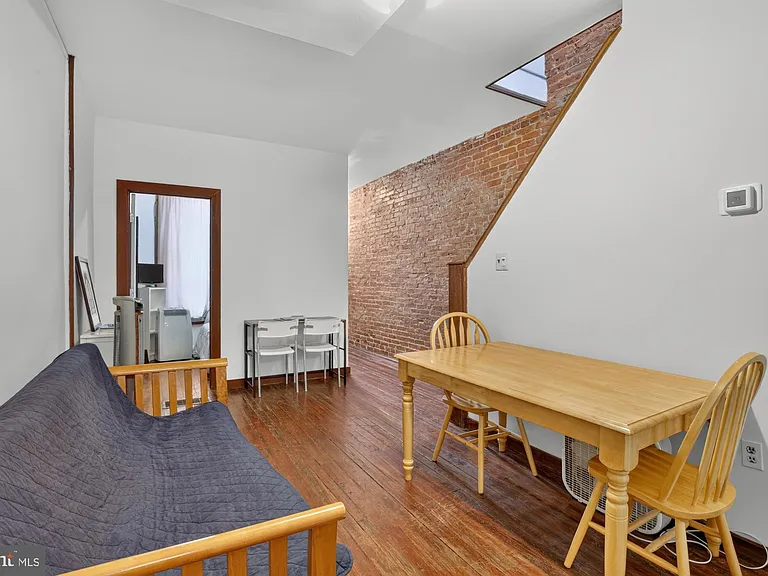 4107 Ludlow St — Photo 4