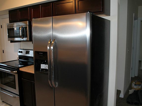 4th image of 620 Ellinor Ave