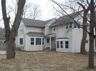 16181 W Buckley Rd, Libertyville, IL 60048