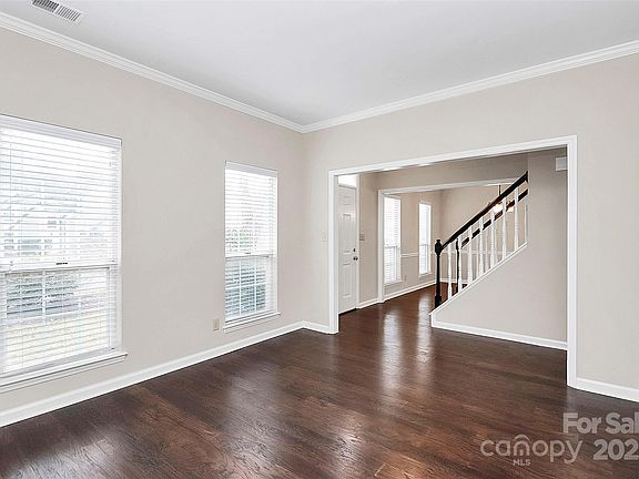 5th image of 12313 Landing Green Dr