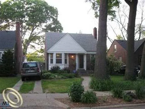 1062 Marshfield St photo 1