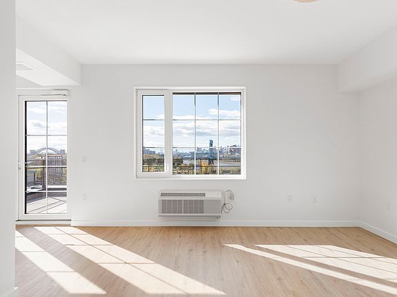 4th image of 101 Bruckner Blvd #7R
