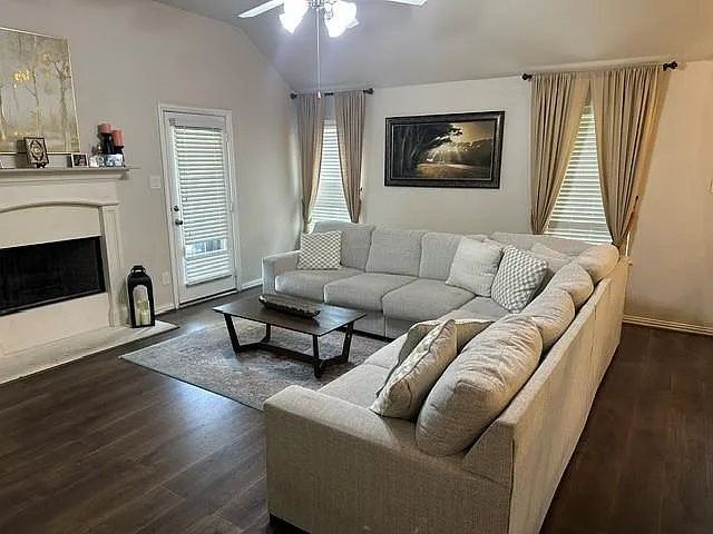 2822 Lockeridge Cove Dr — Photo 6