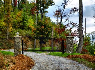 2 Ridgetop Ln, Unicoi, TN 37650